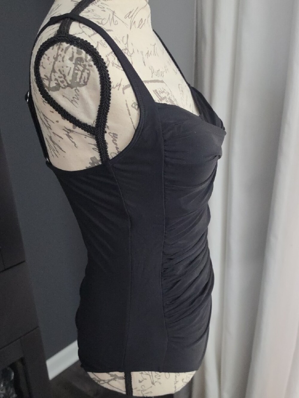 Sleek Black Retro Push-up One-Piece Swimsuit - Picture 4 of 11